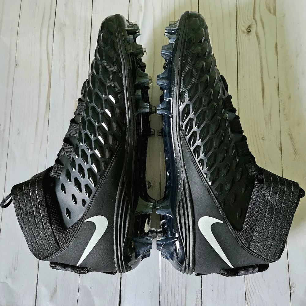 New Nike Force Savage Pro 2 Men's Size 16 Football Cleats Black White AH4000-002